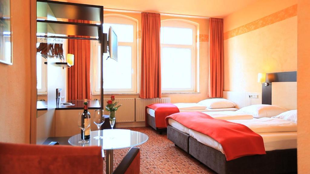 Adesso Hotel Kassel -Pay At Property On Arrival- Ihr Automatenhotel In Kassel Quarto foto